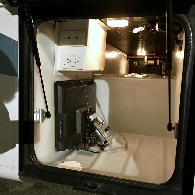 20171023_011549774_iOS